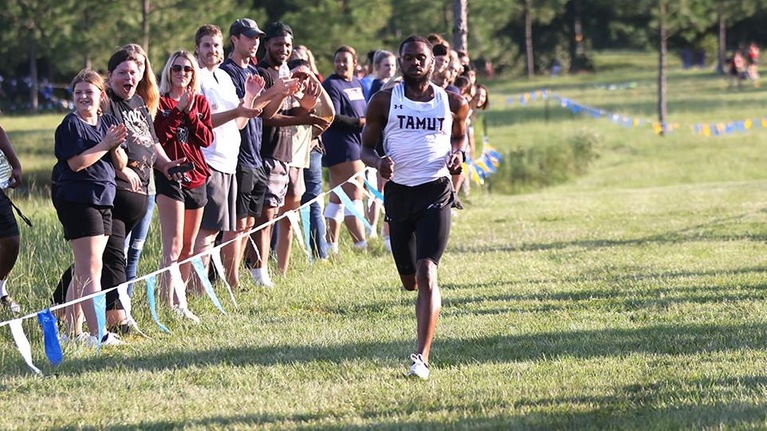 Thumbnail photo for the Men's Cross Country gallery
