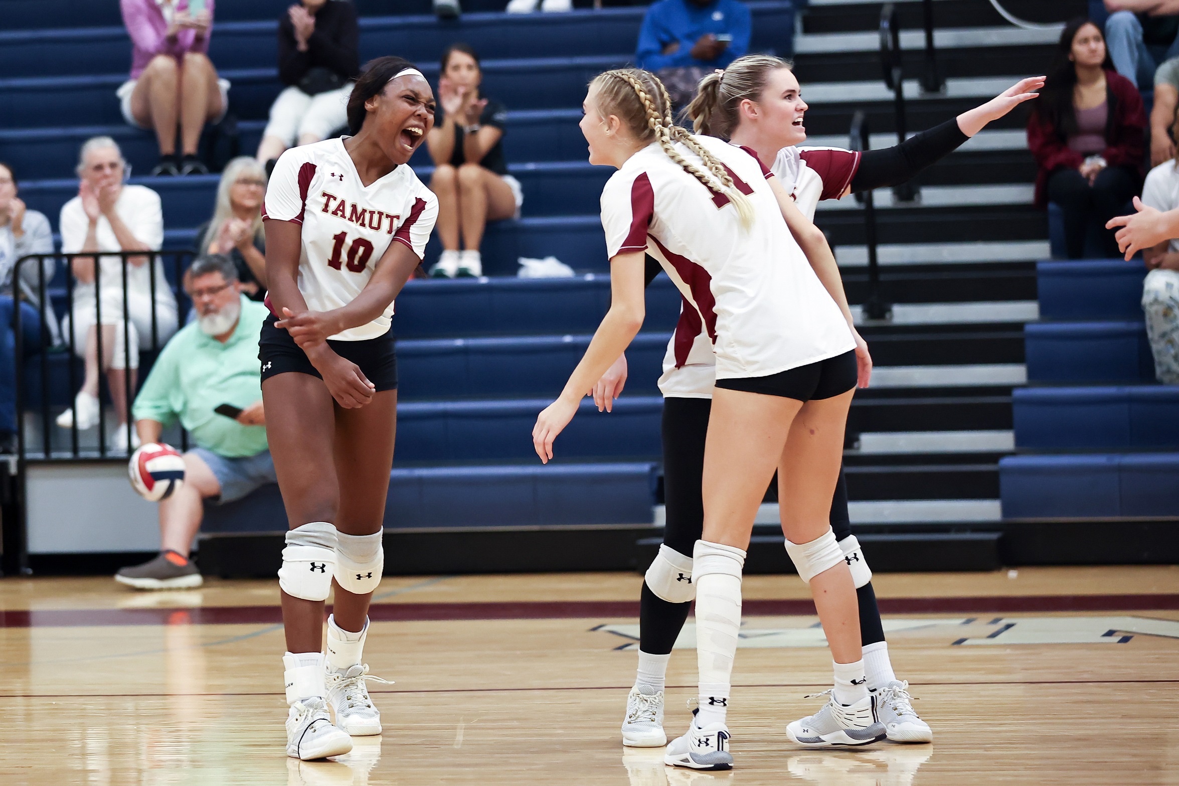 A&M-Texarkana sweeps Jarvis, sets up conference showdown with Xavier